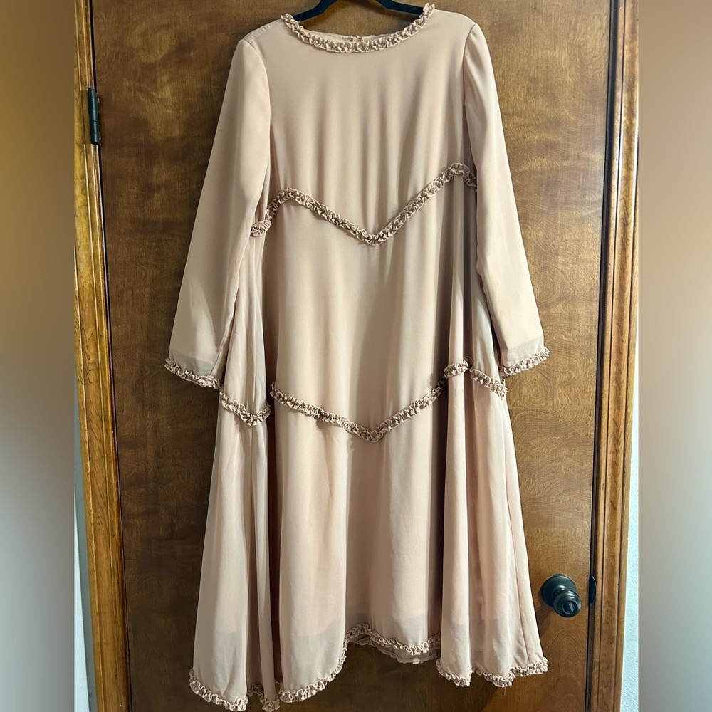 Dainty Jewells Canterbury Tea Style Tan Women's Dress - Picture 2 of 9